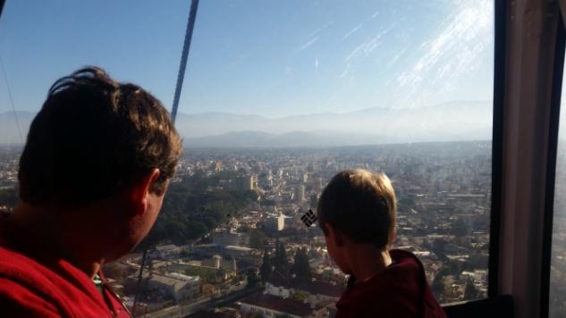 Ascenso al cerro en el teleférico. Julio de 2017